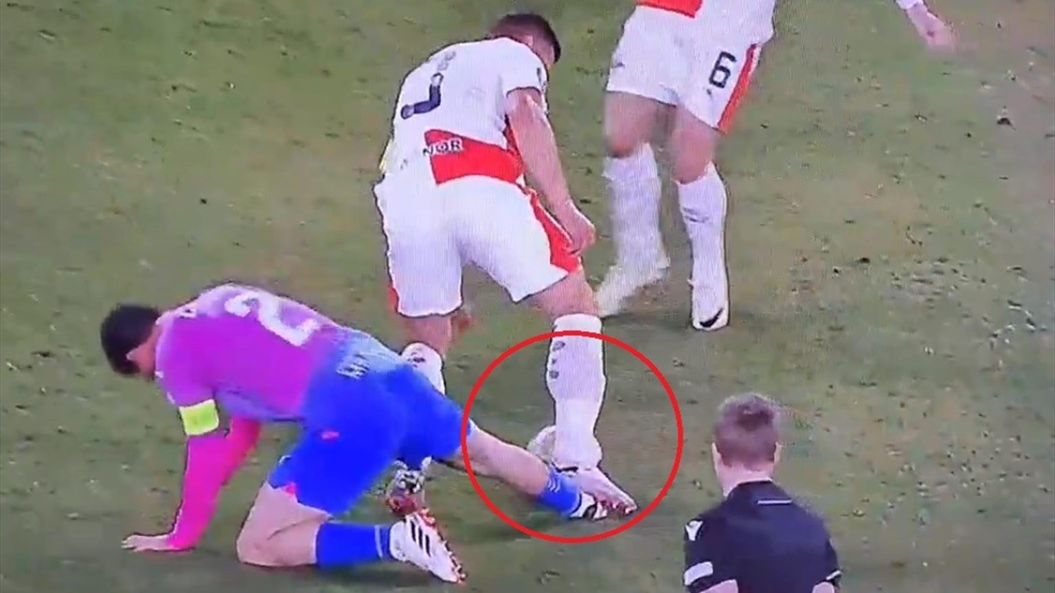 Slavia Praga-Milan rosso a Holes...
