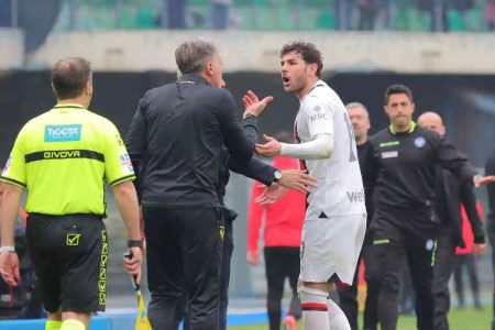 Verona-Milan Theo Hernandez giallo eccesivo