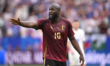 milan, lukaku gesticola con la maglia del belgio