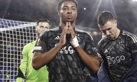 silvano vos esulta con la maglia dell'ajax