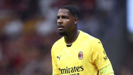 calciomercato milan mike maignan sguardo serio