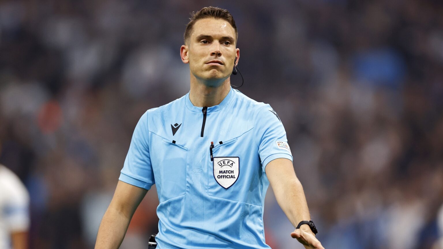 Bayer Leverkusen-Milan, arbitra Sandro Schärer: il precedente parla di un errore gravissimo! bayer leverkusen-milan scharer