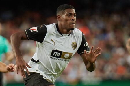 Calciomercato Milan, per Cristhian Mosquera se ne parlerà in estate: il motivo Calciomercato Milan, Geoffrey Moncada ha trovato il sostituto di Tomori. Ecco chi è valencia