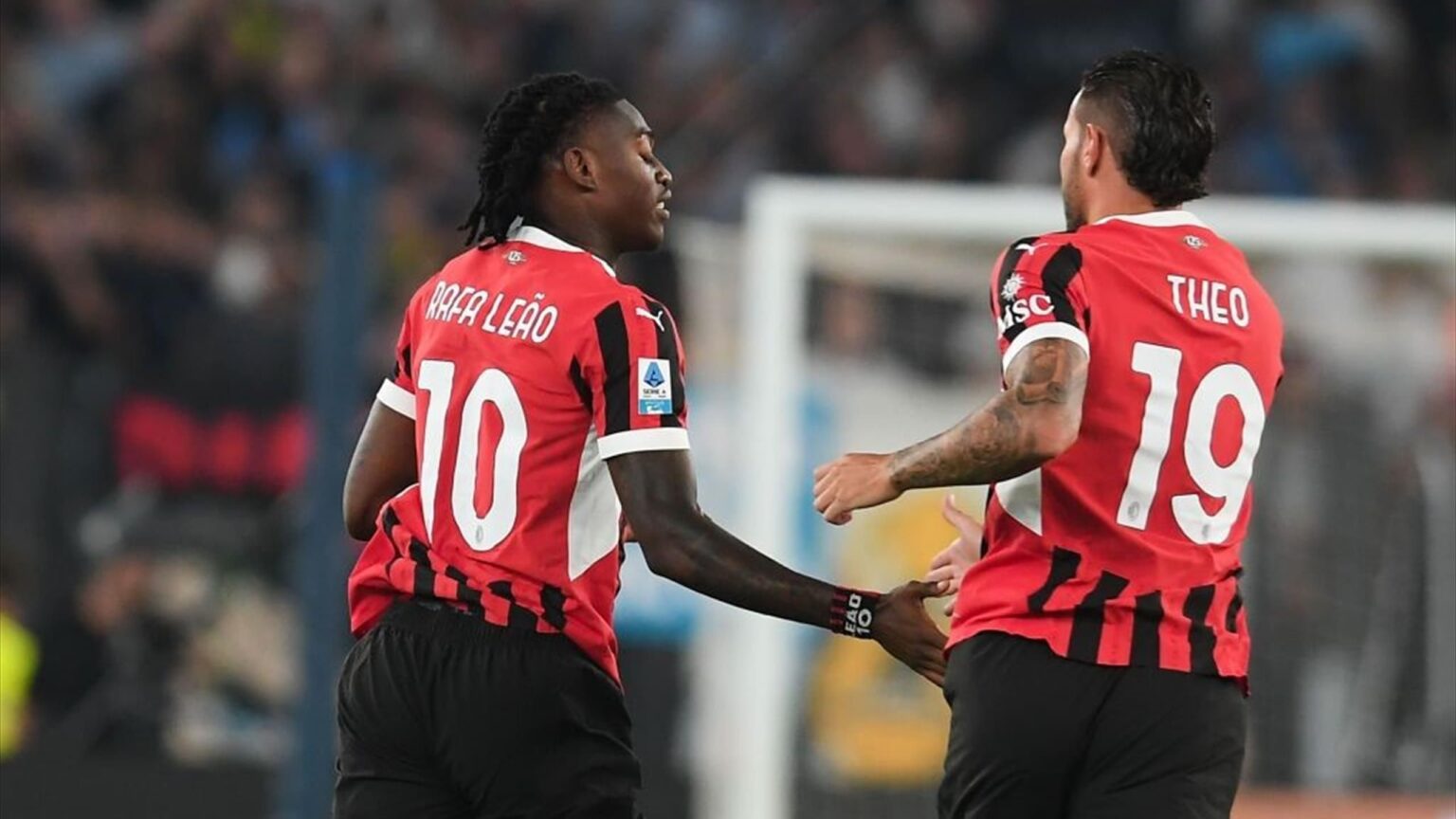 Calciomercato Milan, Gazzetta: in estate sarà rivoluzione: Da Theo Hernandez a Rafael Leao chi resterà a Milano? Il punto Calciomercato Milan Gazzetta Theo Hernandez Rafael Leao Milano